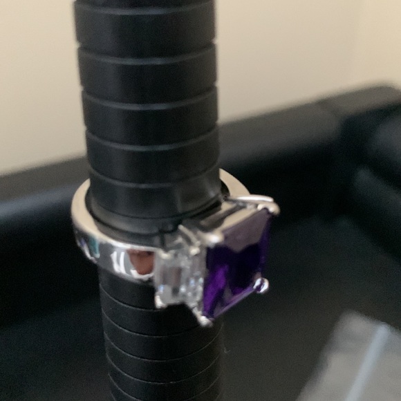 925 SS created amethyst and CZ. ring - Picture 2 of 7